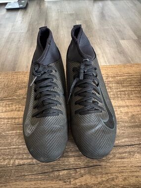 Nike Men's Black High-Top Soccer Cleats